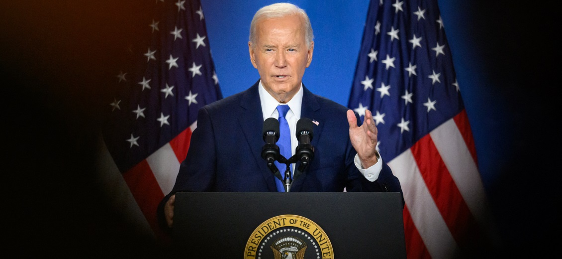 Entre deux lapsus, Biden défend sa candidature