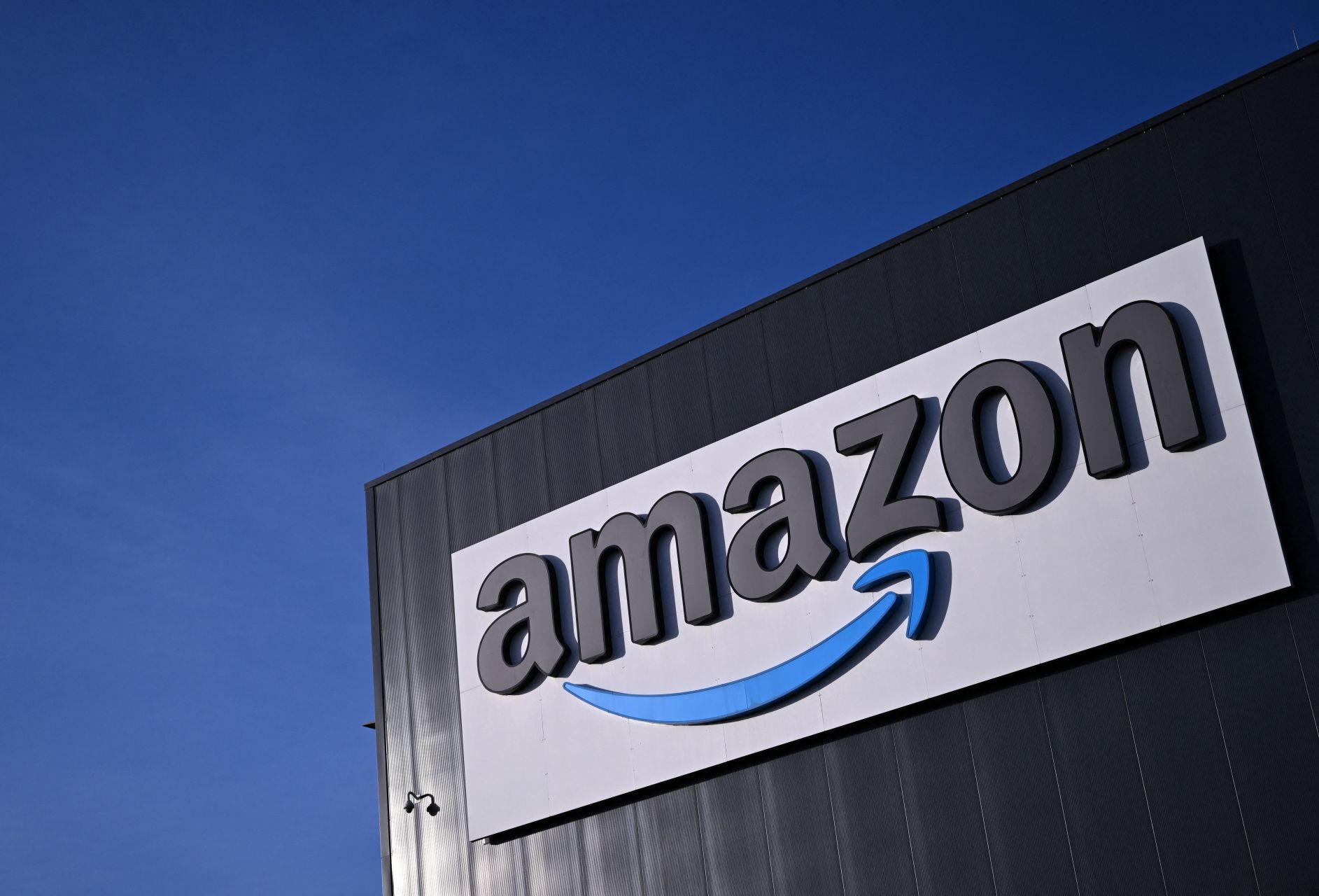Amazon dépasse les 3 000 milliards de dollars de capitalisation boursière pour la première fois