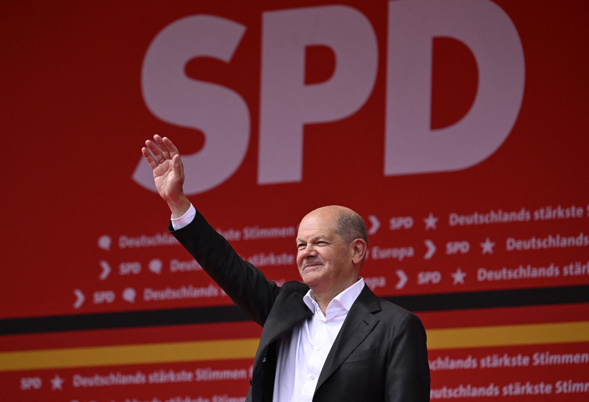 Scholz désigné candidat du SPD malgré une popularité en berne