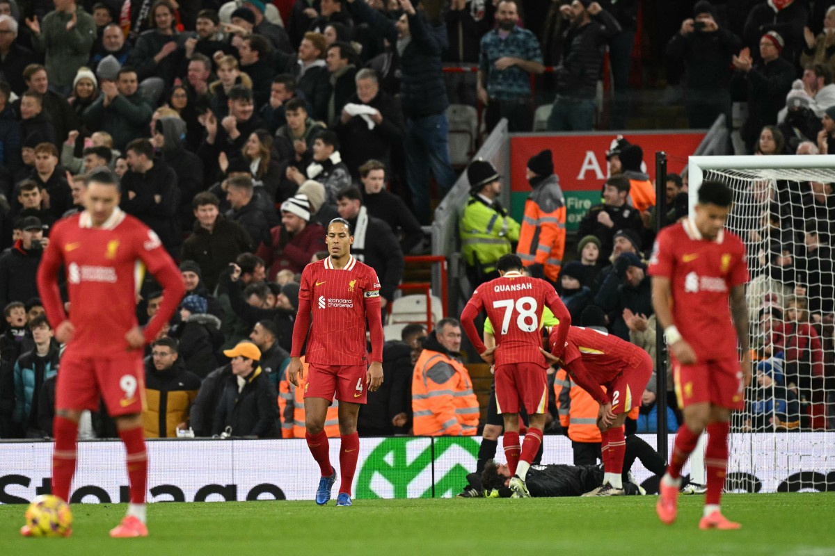 Angleterre: Liverpool, à dix, parvient à accrocher Fulham (2-2)