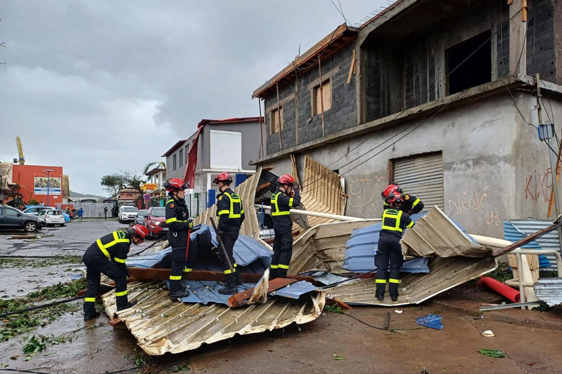 Le cyclone Chido ravage la Mayotte et fait des centaines de morts