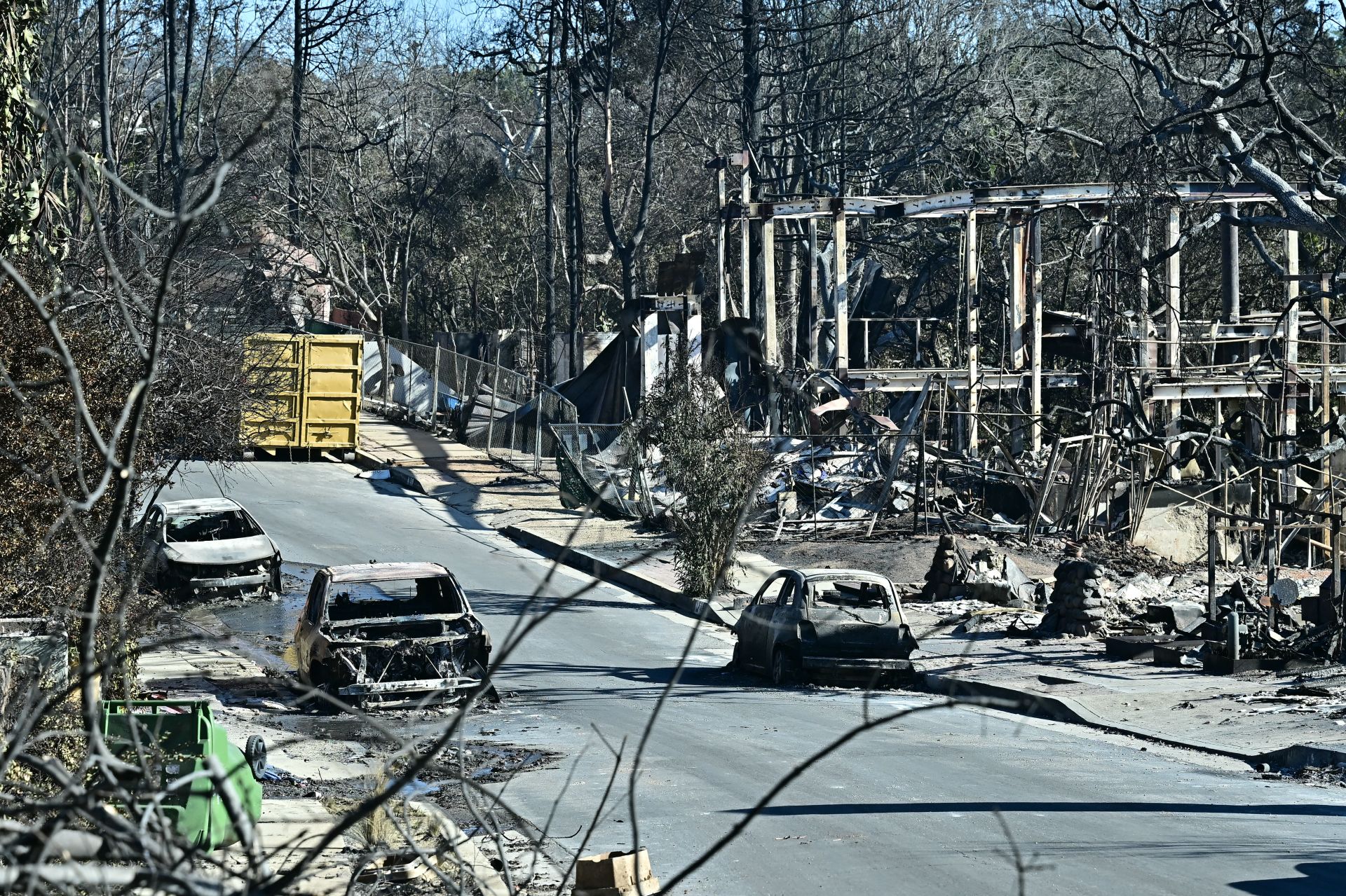 Incendies à Los Angeles: au moins 24 morts, des vents violents menacent