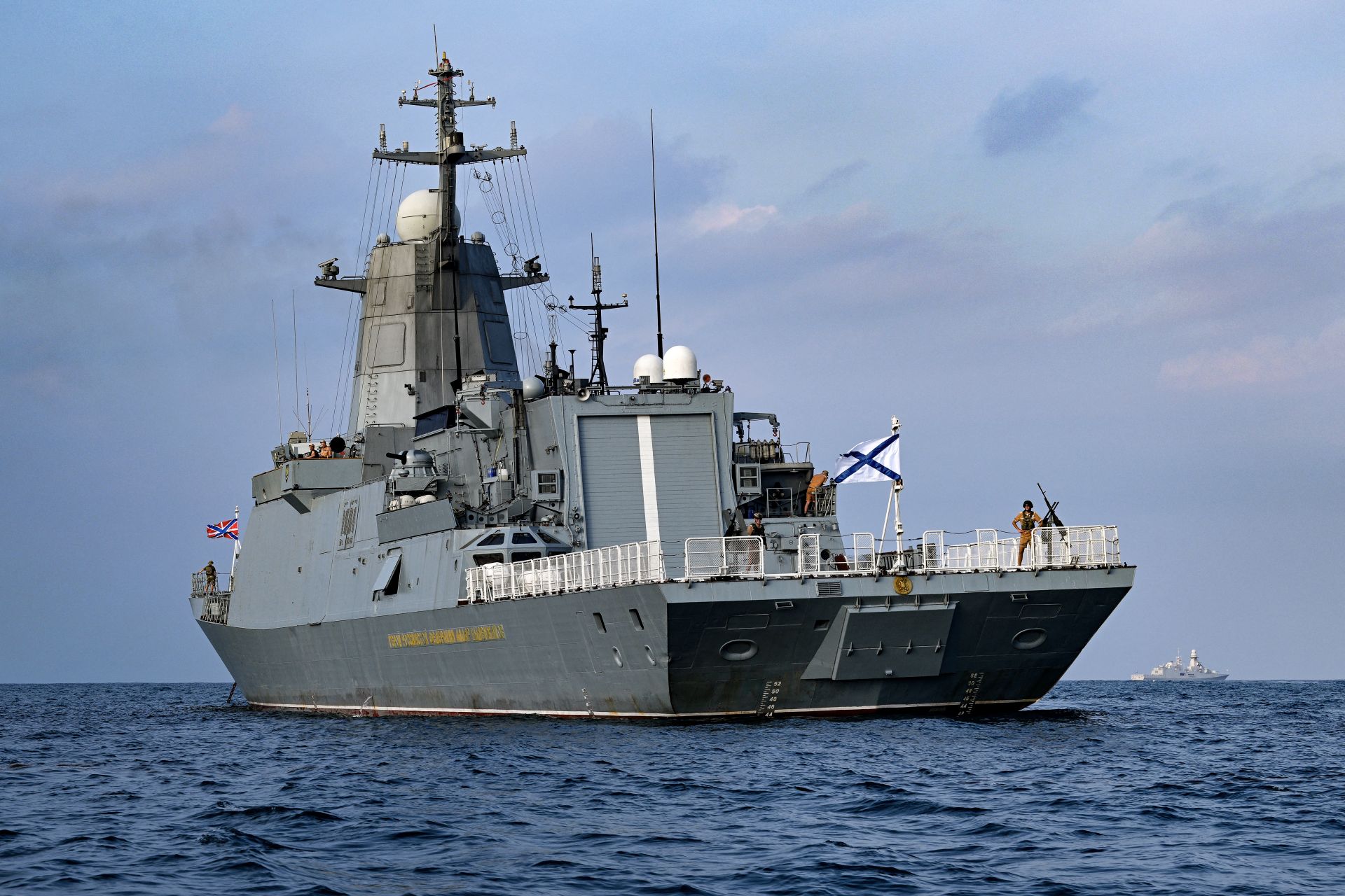 L’ombre d’une armada : 900 navires fantômes sillonnent les mers pour contourner les sanctions