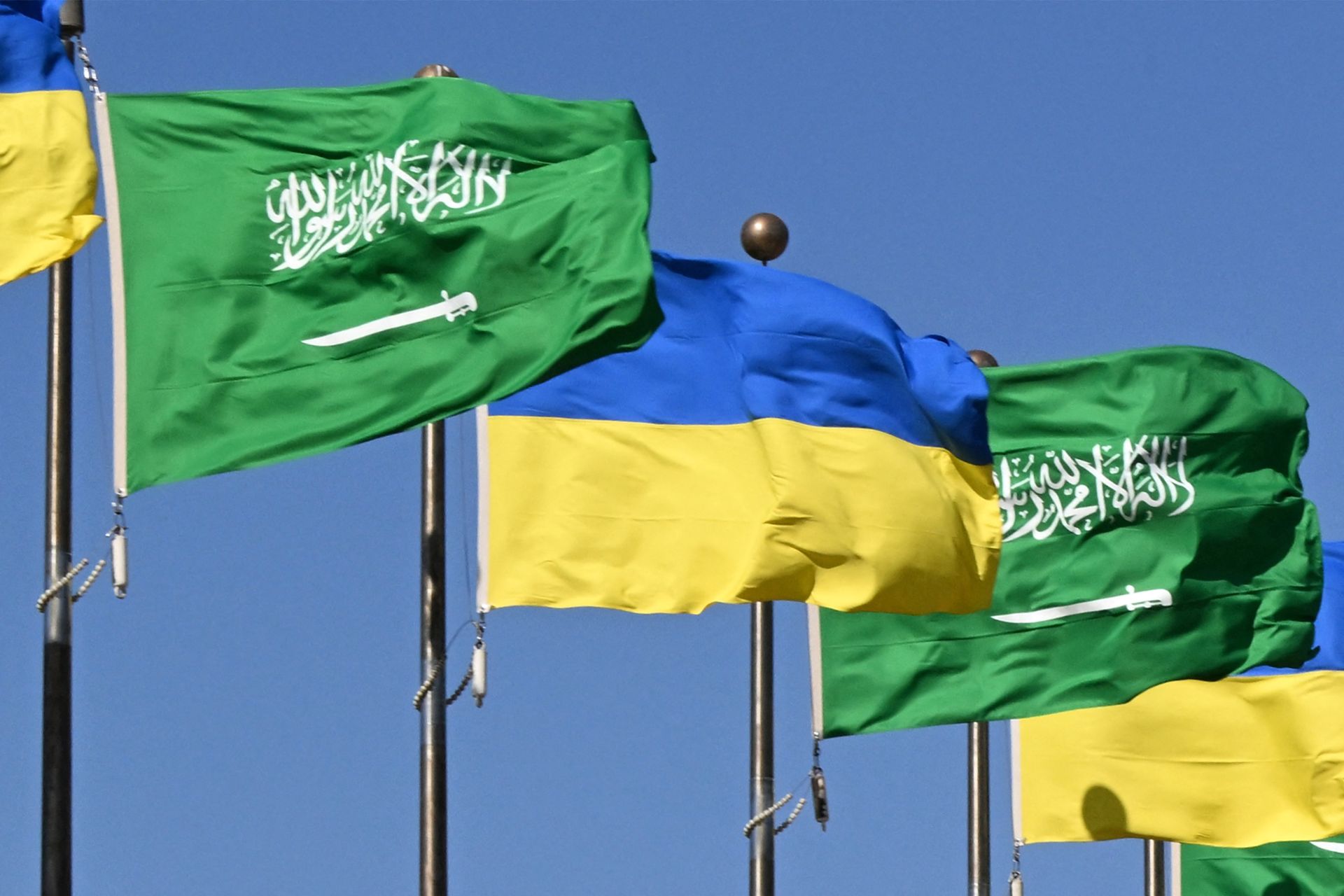 Ukraine : discussions américano-ukrainiennes en cours en Arabie saoudite