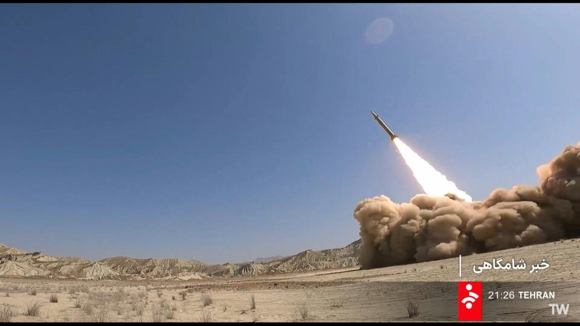 L'Iran dévoile un nouveau missile balistique d'une portée de 1.200 km