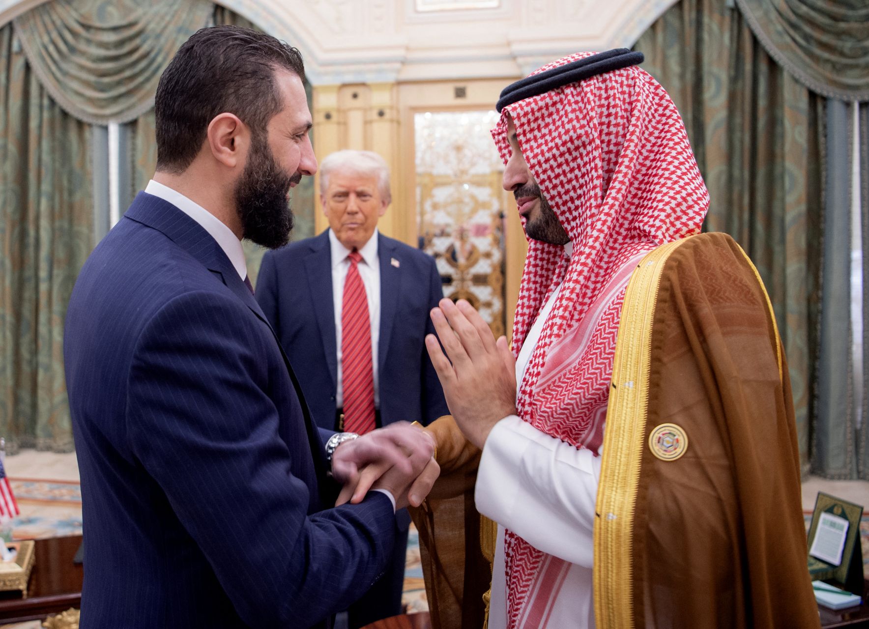 Trump demande à Chareh de normaliser les liens avec Israël après la levée des sanctions sur Damas