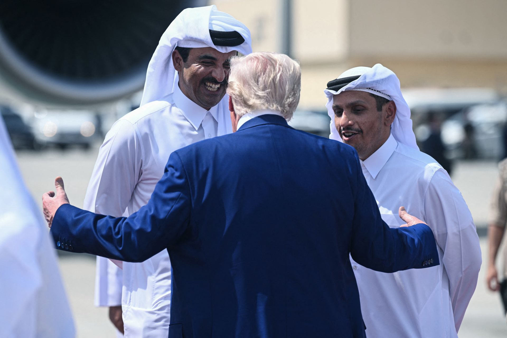 Trump dîne avec le Premier ministre du Qatar dans le New Jersey