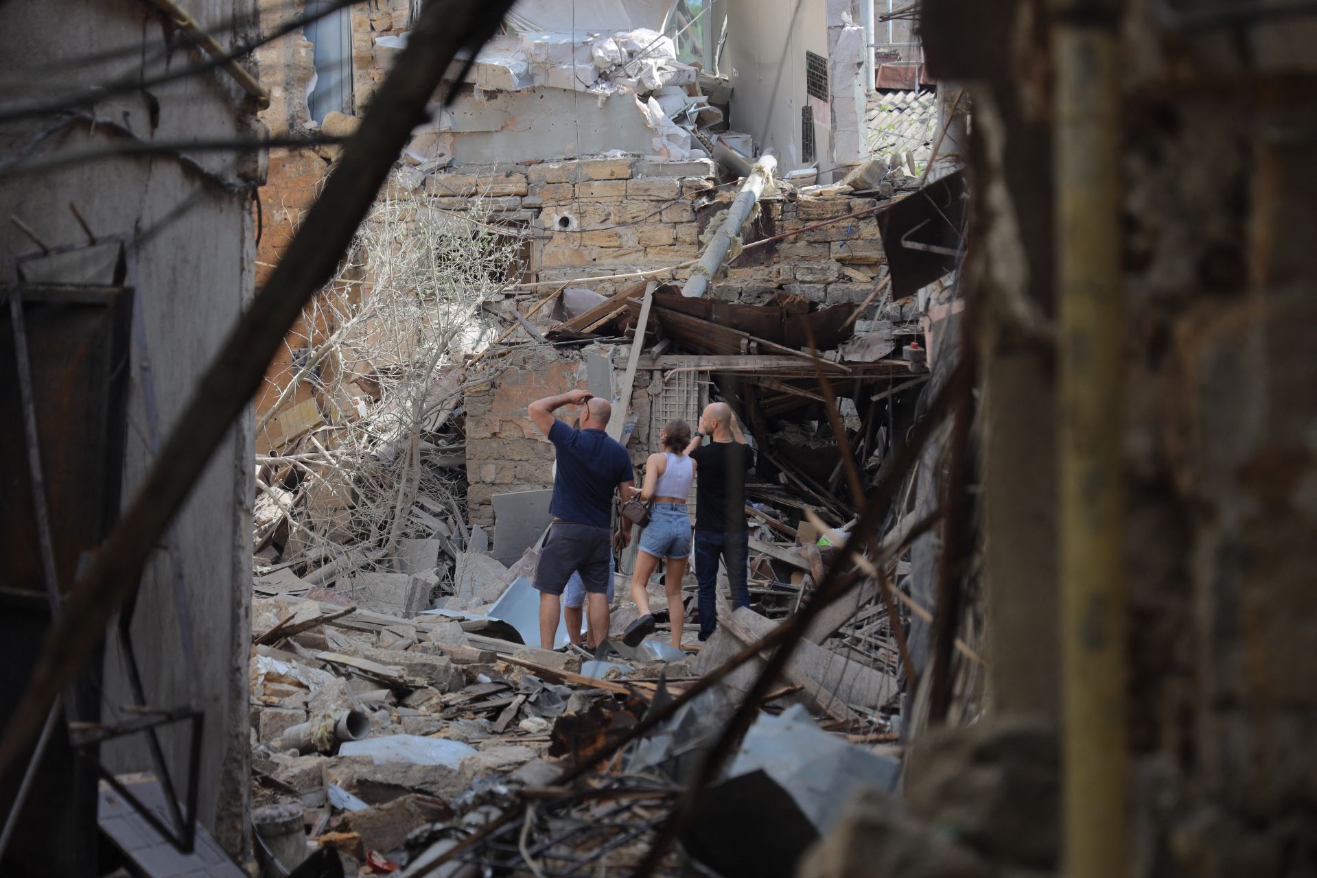 Ukraine: 14 morts à Kiev, Zelensky dénonce «l'une des pires attaques» russes