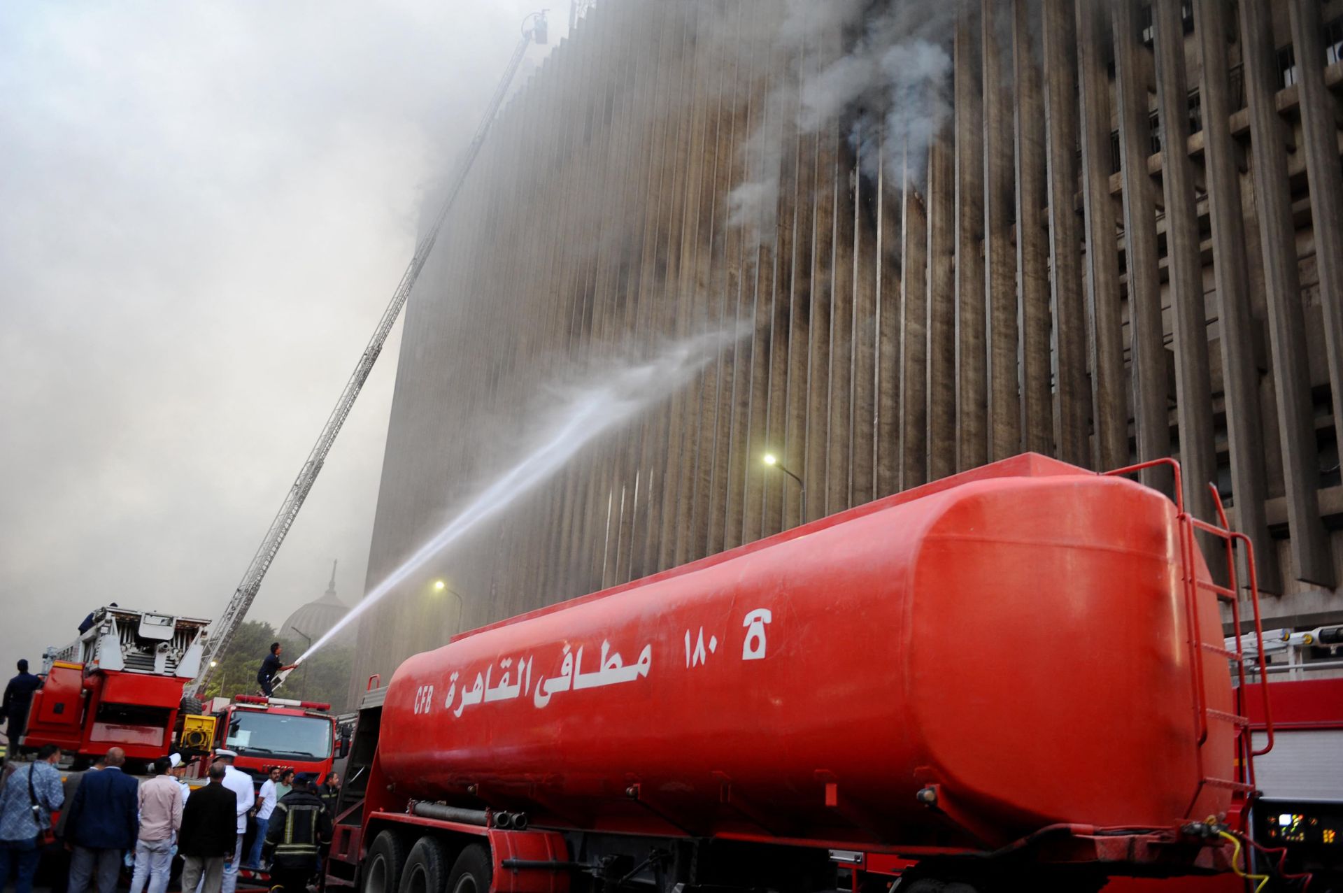 Reprise des opérations à l’aéroport après l’incendie d’un centre télécom au Caire