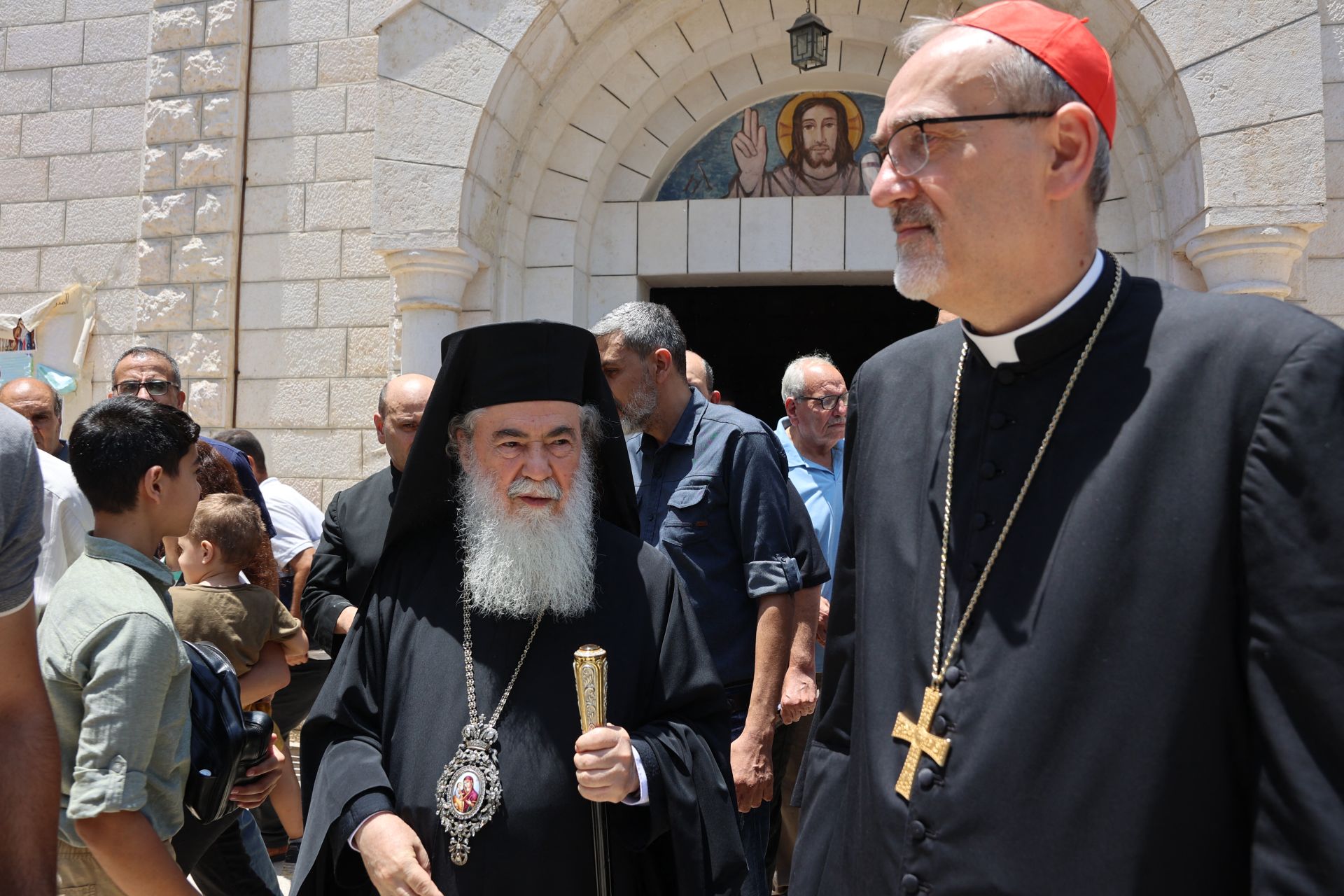 Des hauts dignitaires chrétiens à Gaza après des tirs israéliens meurtriers sur une église
