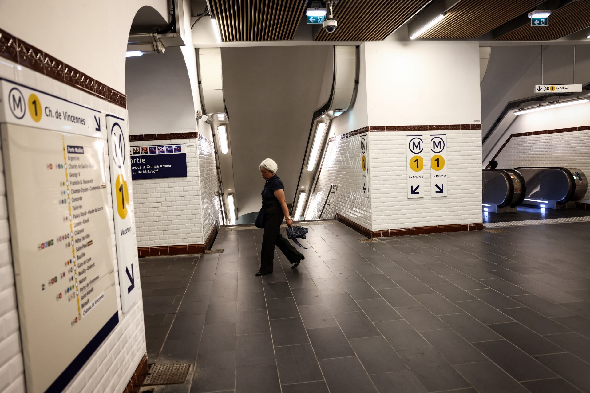 Trois femmes blessées à l'arme blanche dans le métro parisien