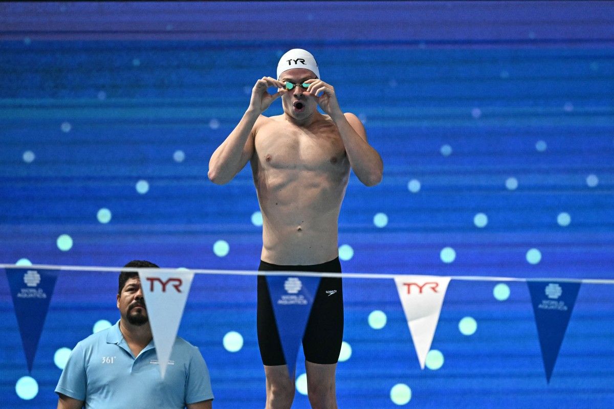 Mondiaux de natation: Léon Marchand remporte largement le 400 m 4 nages