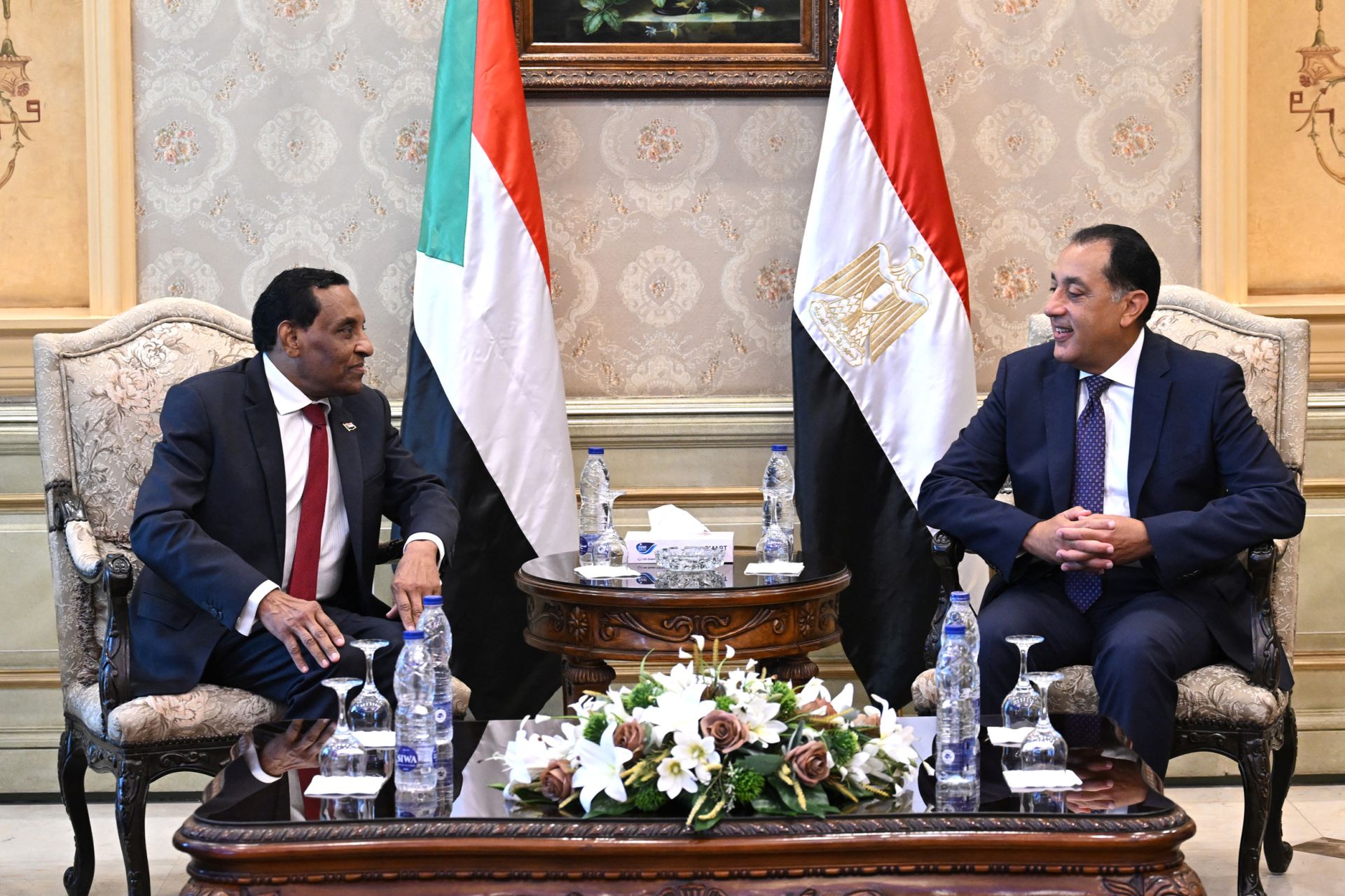 Le Premier ministre soudanais en Égypte pour sa première visite à l’étranger 
