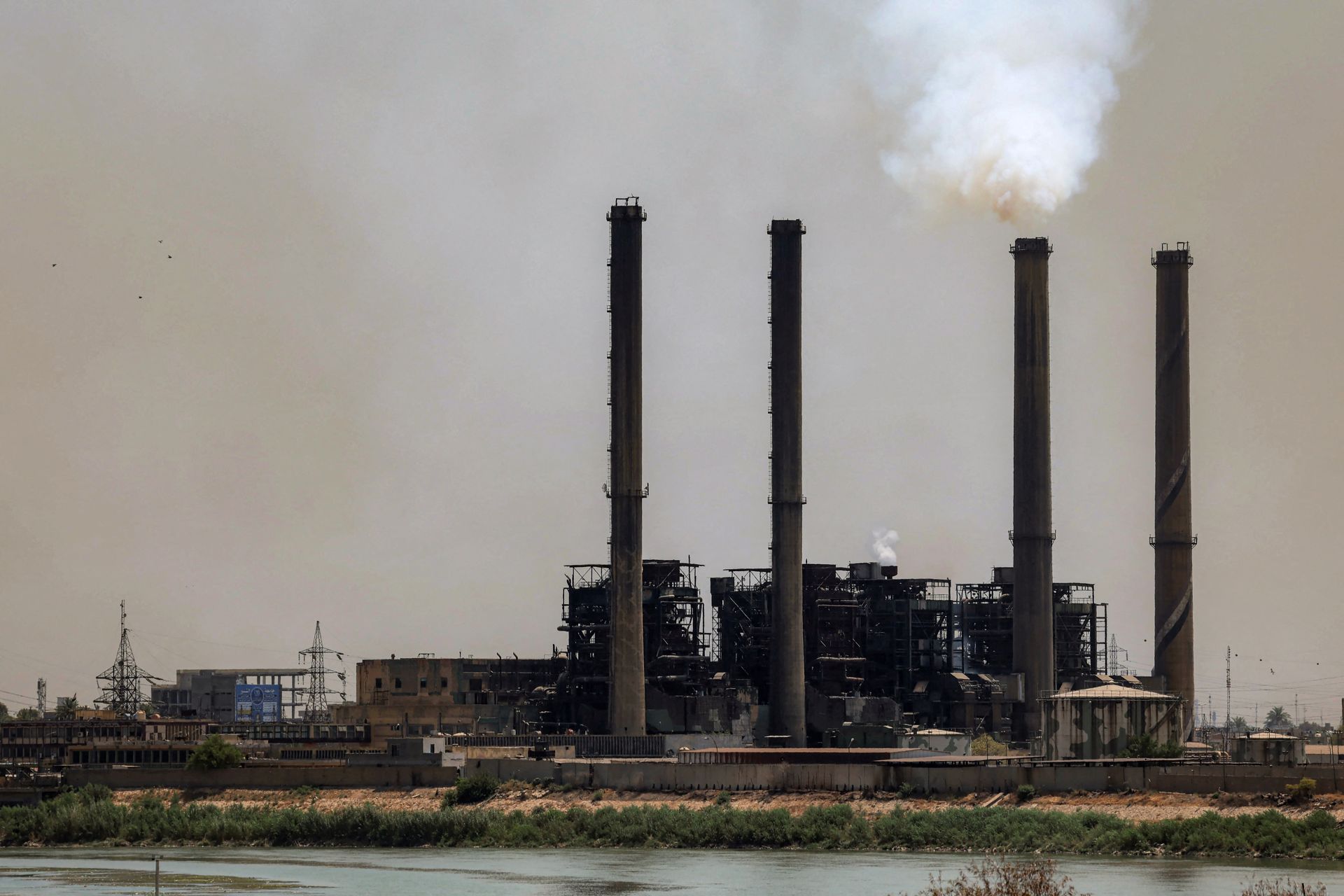 Retour progressif de l'électricité en Irak après une panne générale