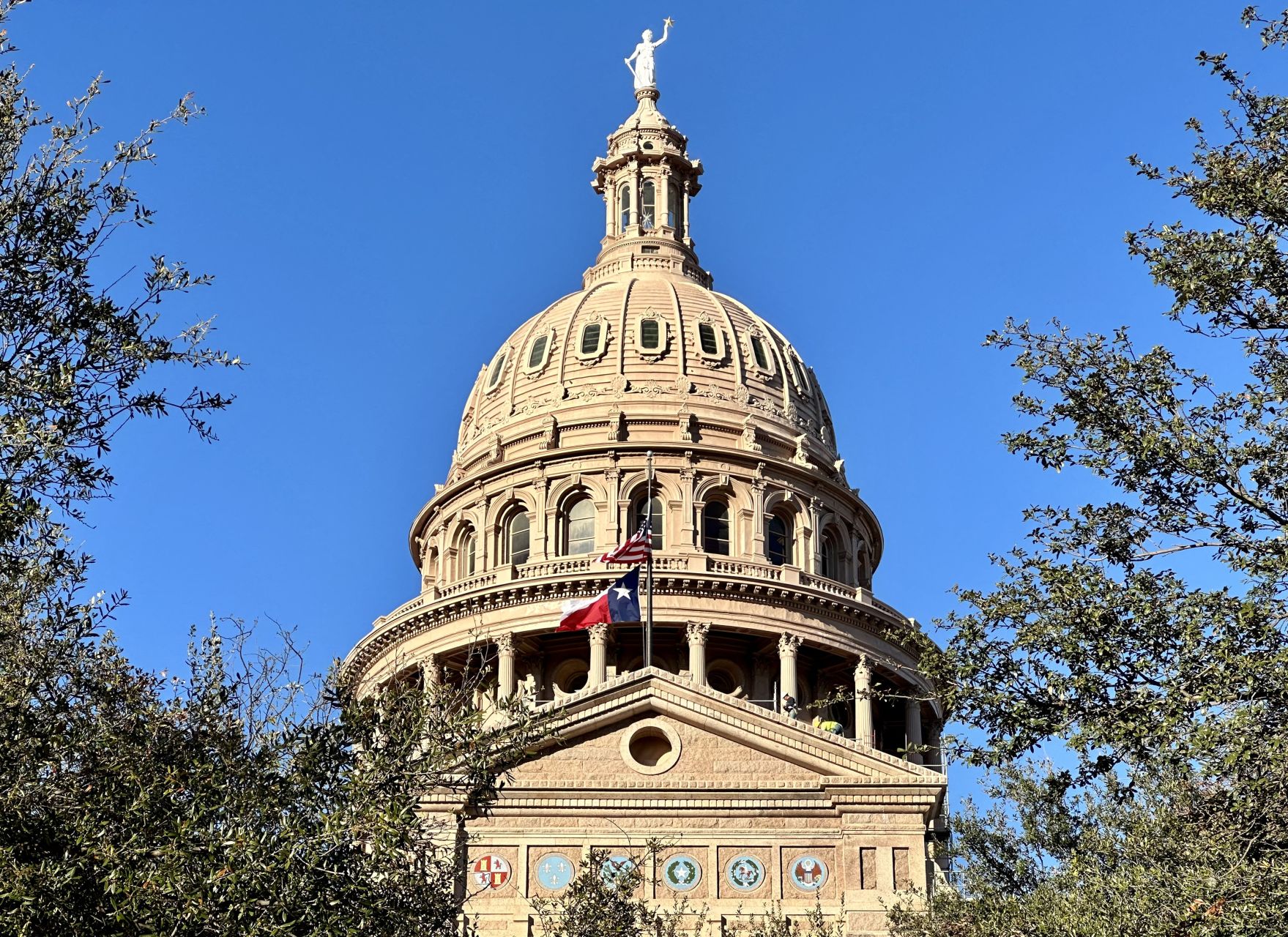 Le Texas adopte une carte électorale redécoupée à la demande de Trump