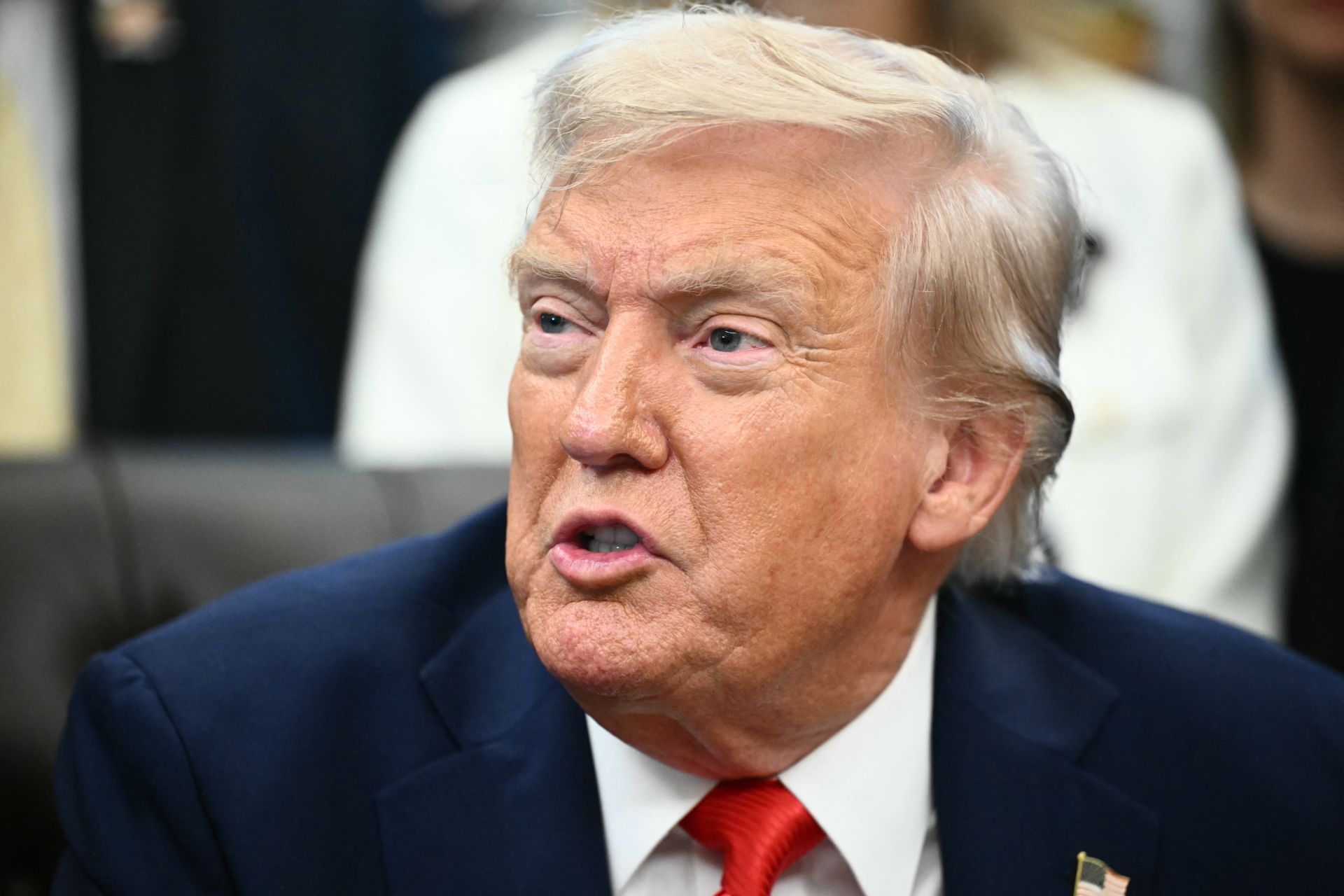 Trump affirme vouloir requérir la peine de mort pour tout meurtre à Washington
