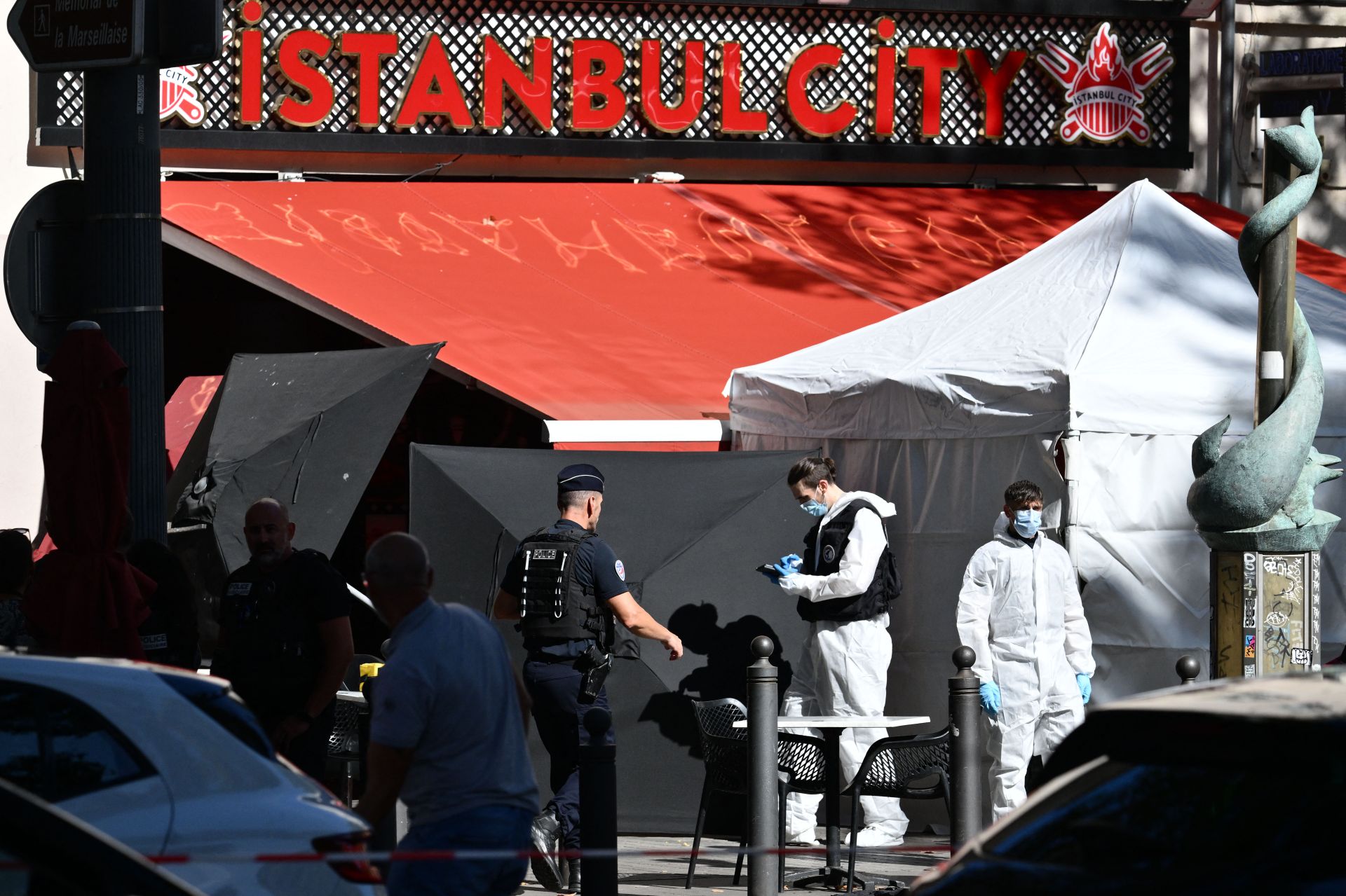 Attaque au couteau à Marseille: cinq blessés dont un dans un état «critique», l'assaillant tué