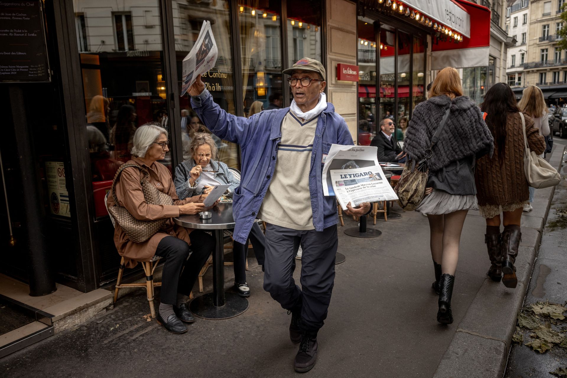 Ali Akbar, dernier crieur de journaux de Paris, bientôt décoré par la République