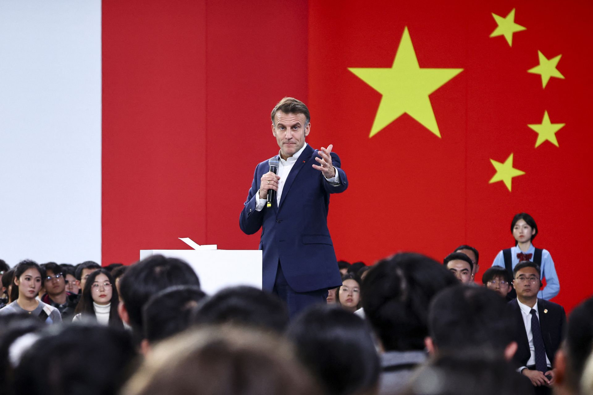 Macron menace la Chine de droits de douane «dans les tout prochains mois»