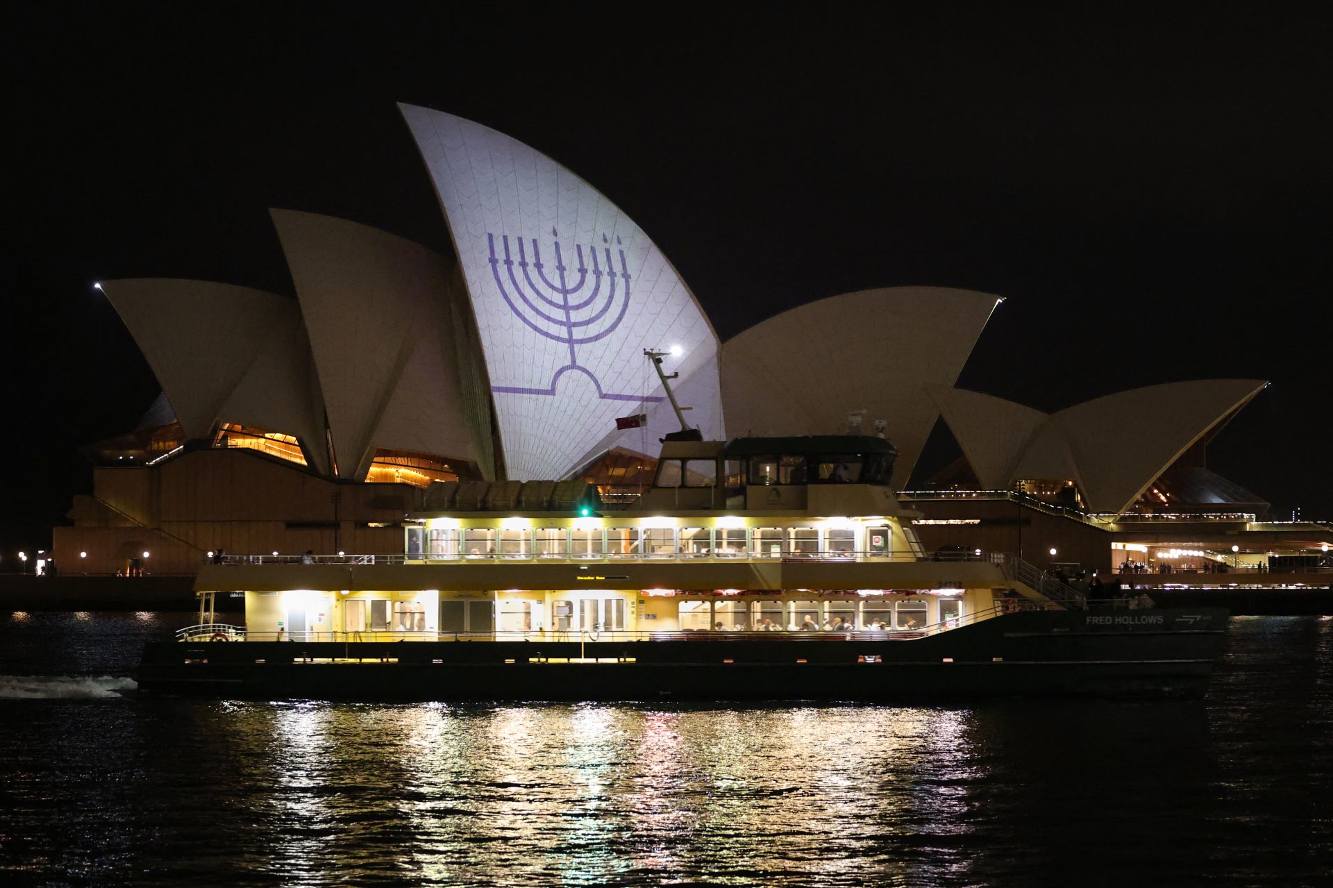 Tirs sur Bondi Beach à Sydney : que sait-on de l’attaque antisémite qui a fait 15 morts et 42 blessés ?