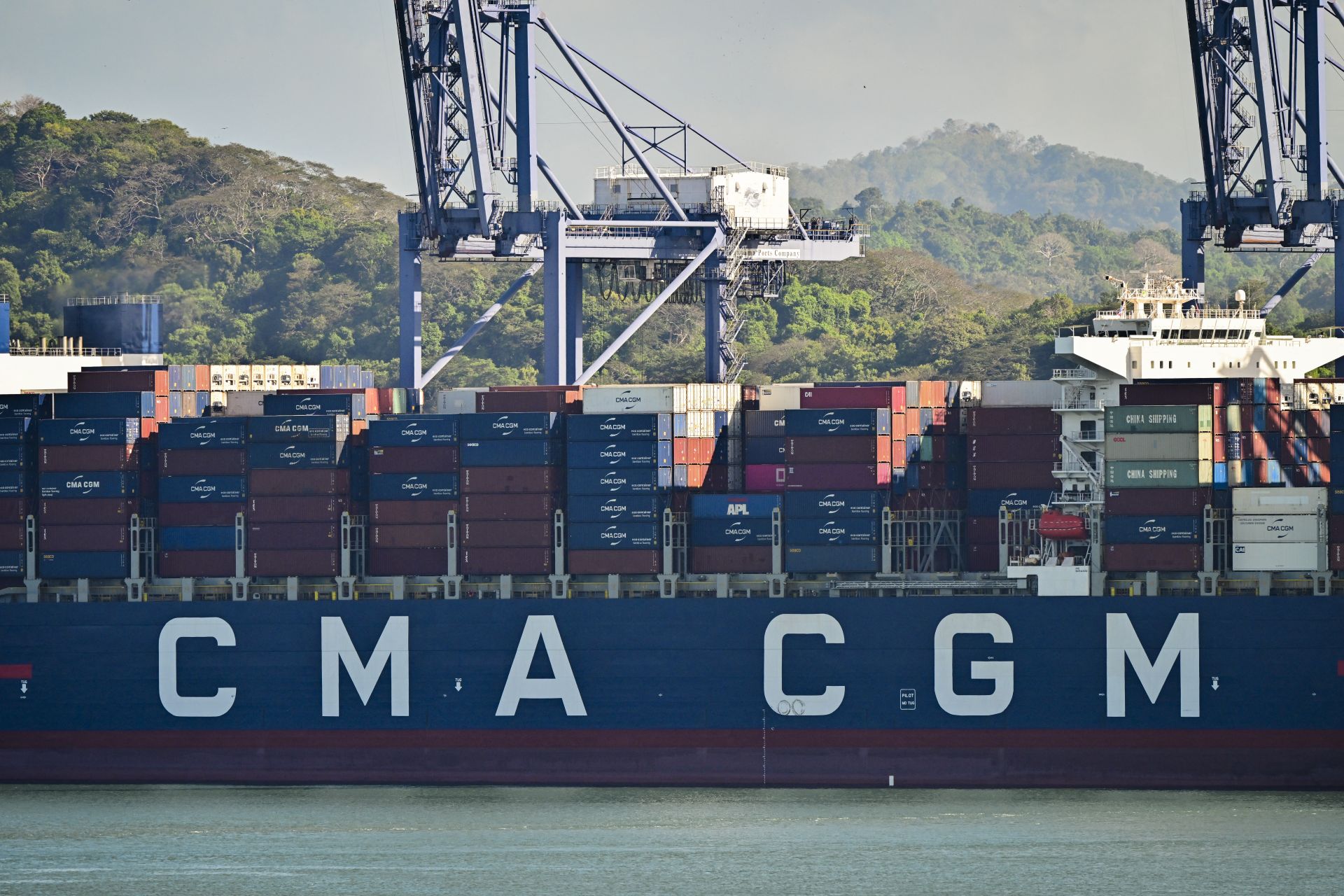 L'armateur CMA CGM divise son bénéfice net par deux en 2025