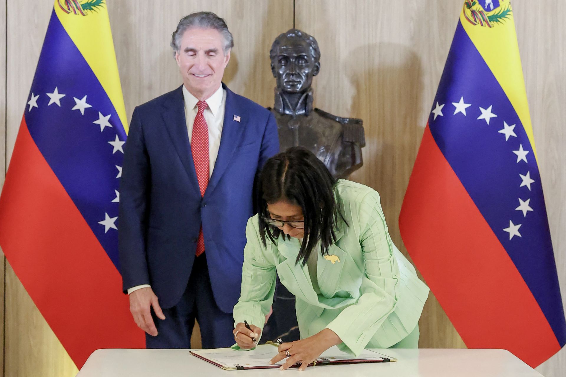 États-Unis et Venezuela vont rétablir des relations diplomatiques 