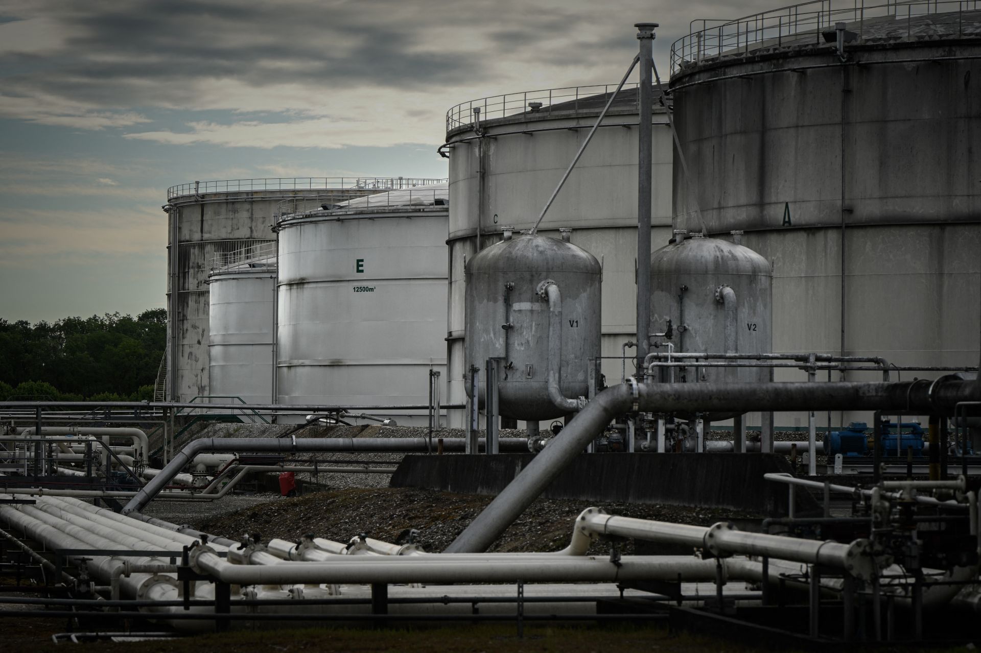Washington annonce suspendre ses sanctions sur le pétrole iranien
