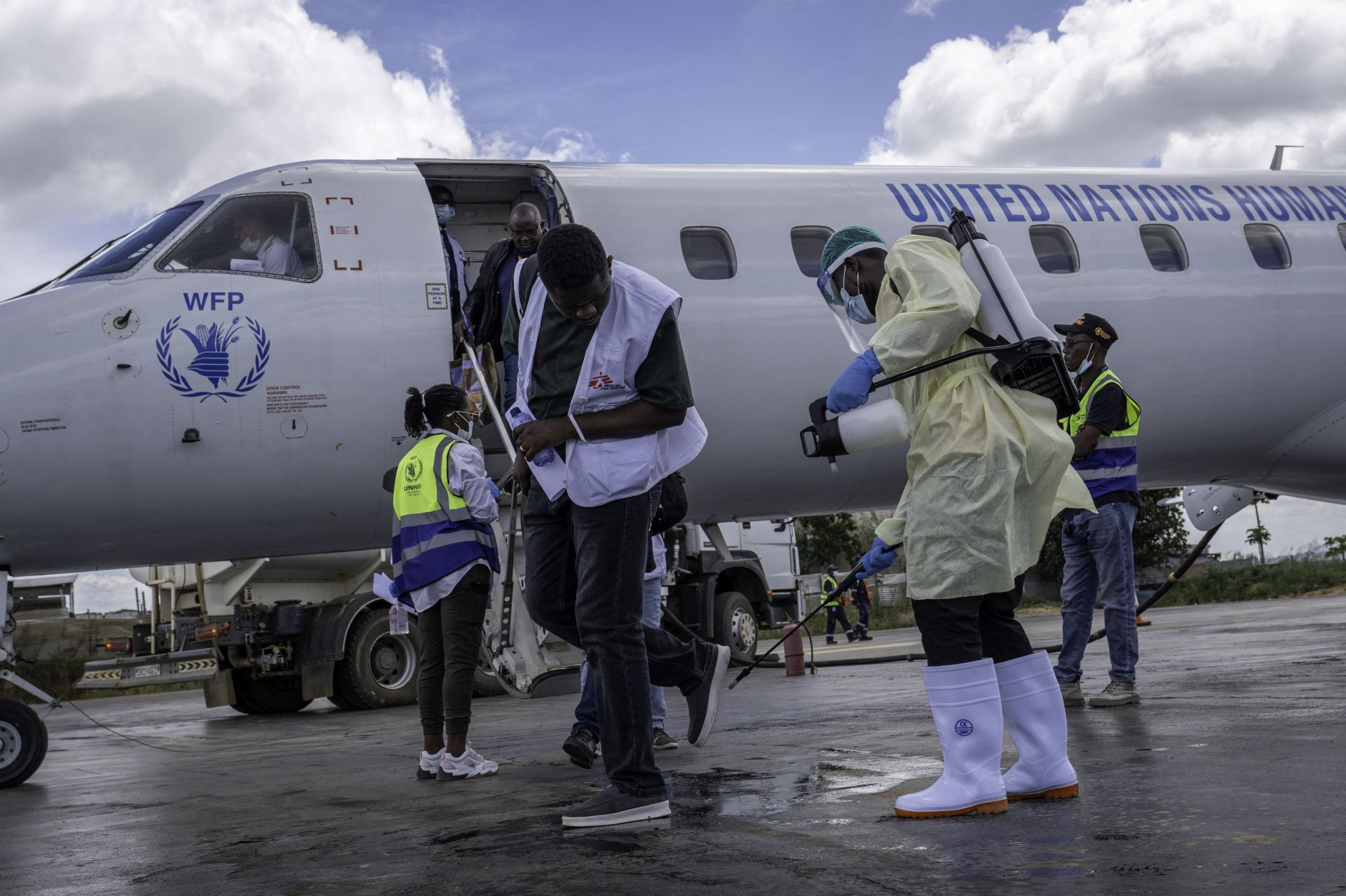 Ebola: l'OMS et l'Agence de santé africaine annoncent un plan de 518 millions de dollars, de juin à novembre