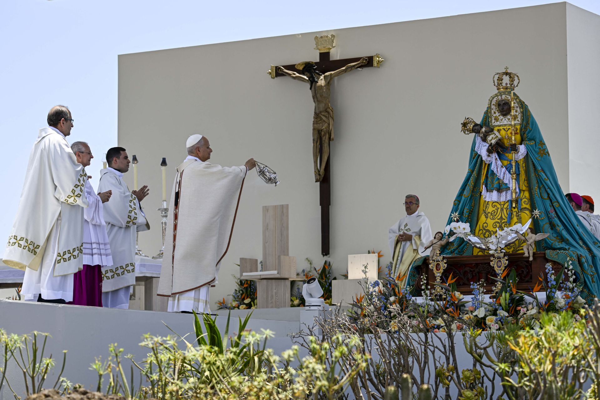 Problème technique sur l'avion du pape aux Canaries, Léon XIV contraint de retarder son départ