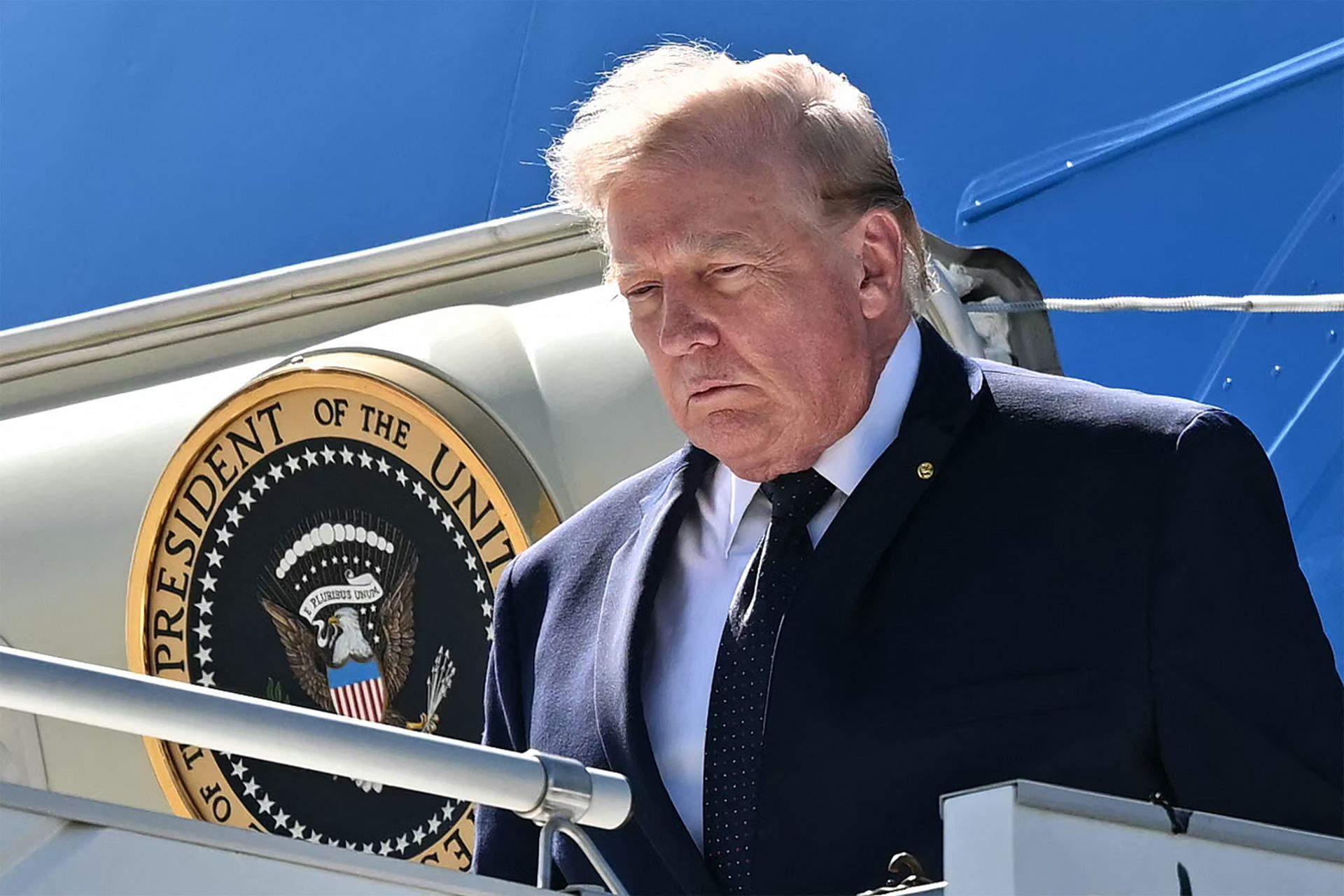 Trump arrivé au sommet G7, Macron veut contribuer à la réouverture d'Ormuz
