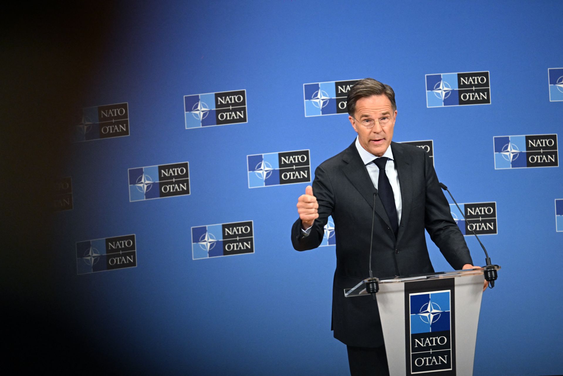 Rutte: les États-Unis «ne se retirent pas de l'Otan» en annonçant des ajustements