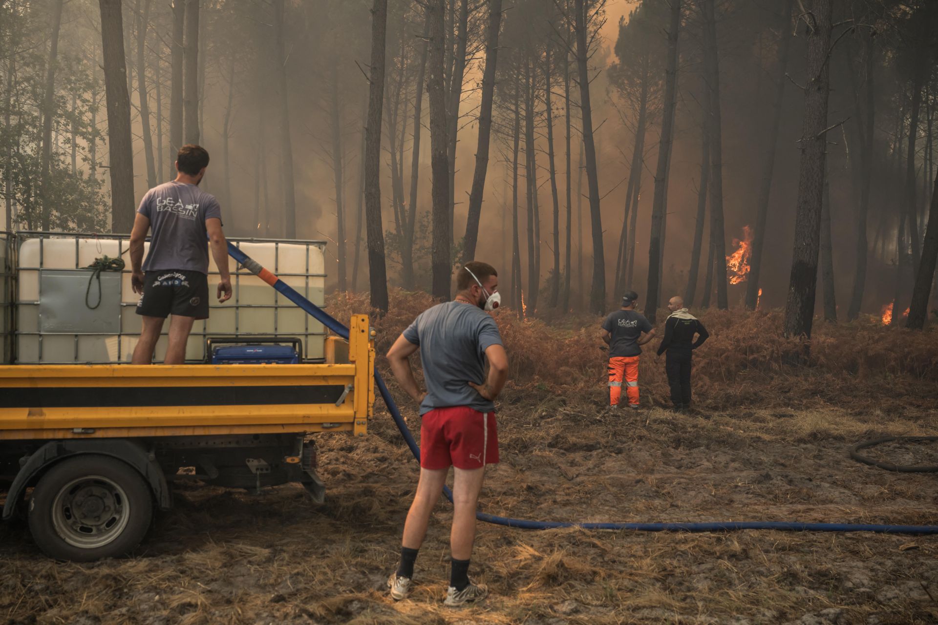 Le mégafeu dans le sud-ouest de la France n'a «pas progressé», espoir d'accalmie pour jeudi
