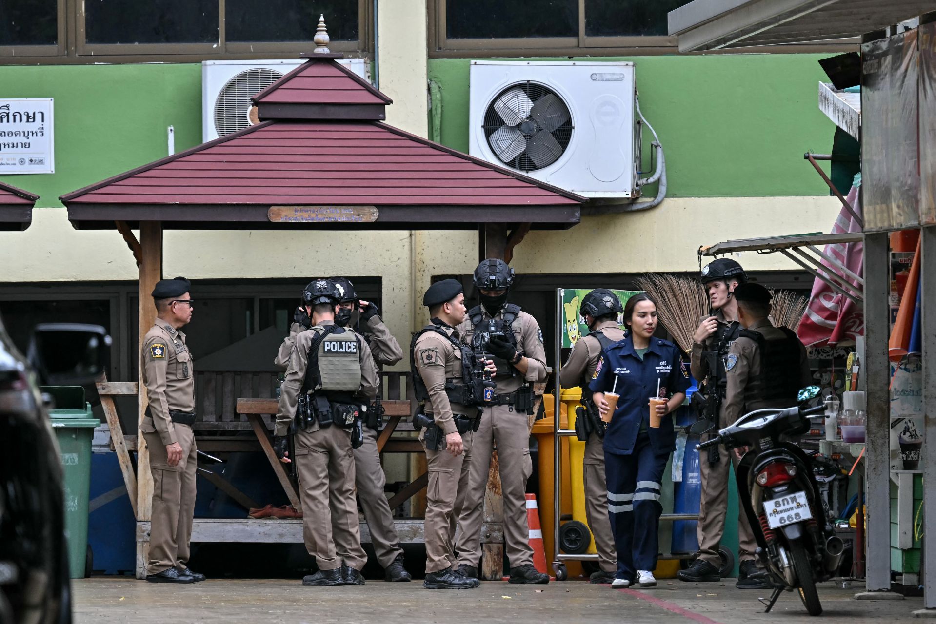 Thaïlande: un adolescent armé d'un pistolet tue 8 personnes, dont six dans un lycée