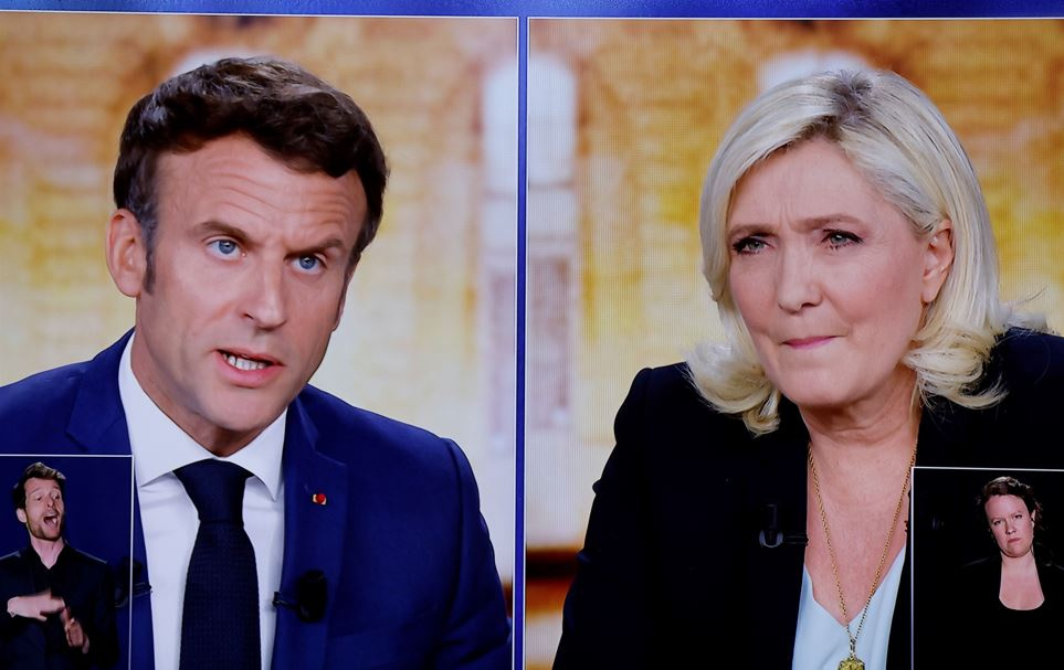 Présidentielle: cartes sur tables lors du débat Macon-Le Pen