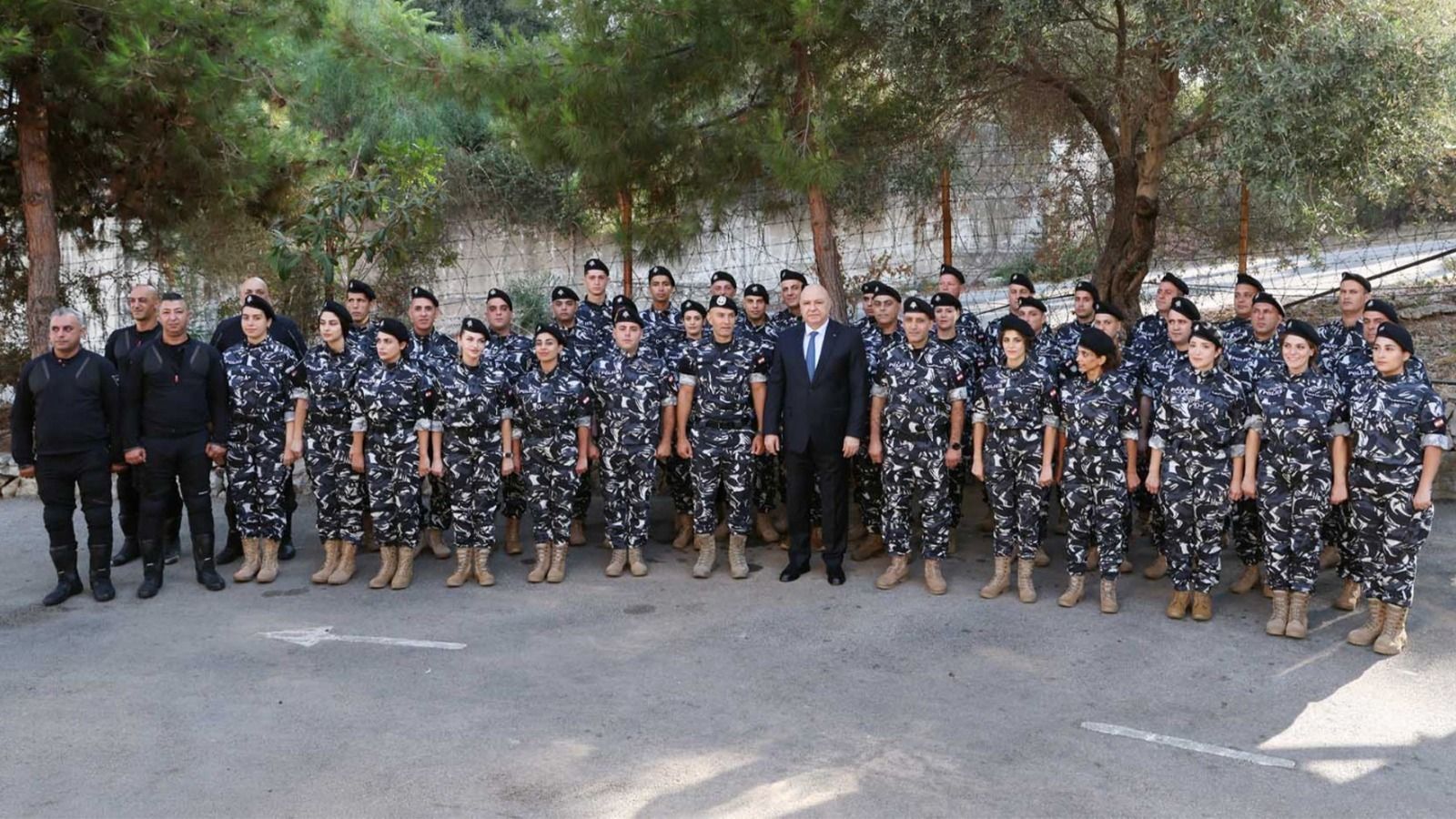 Le président Aoun inspecte la Garde présidentielle