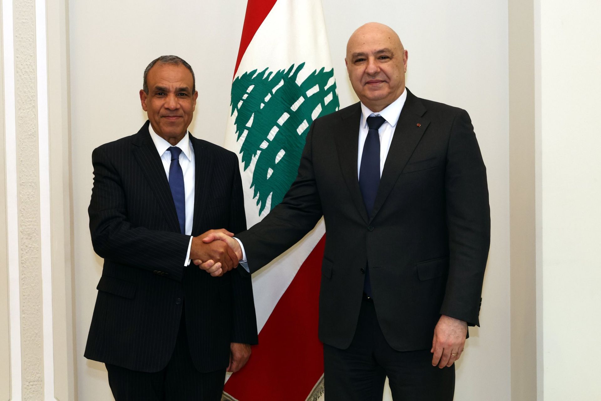 Abdelatty à Beyrouth: L’Égypte appelle à renforcer l’armée et engager des négociations