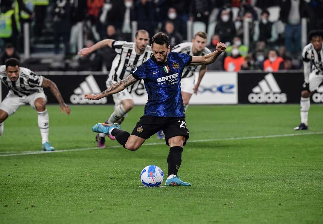 L'Inter Milan et Naples entretiennent leur rêve de scudetto