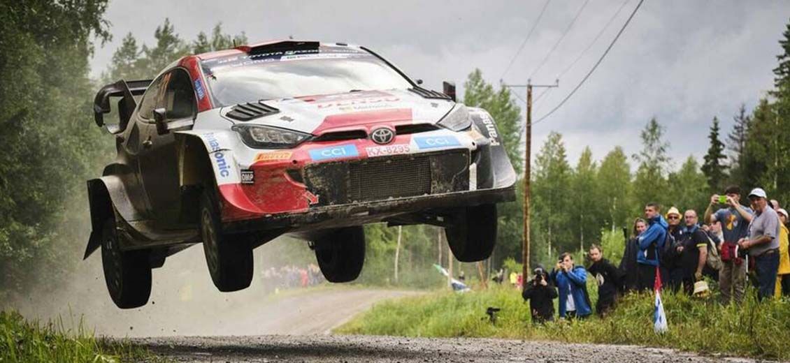 Rallye de Finlande: Rovanperä abandonne, Evans en tête