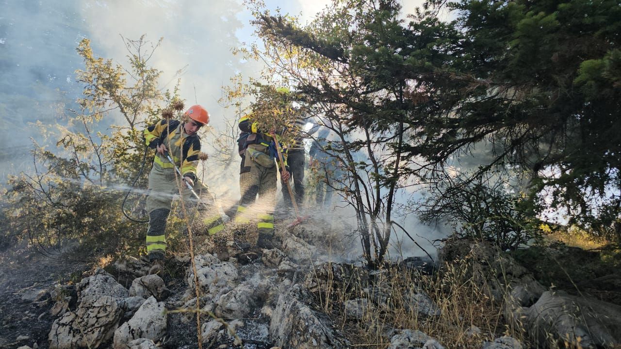 Incendies dans le Akkar: l’armée mobilise ses hélicoptères face à un feu ravageur