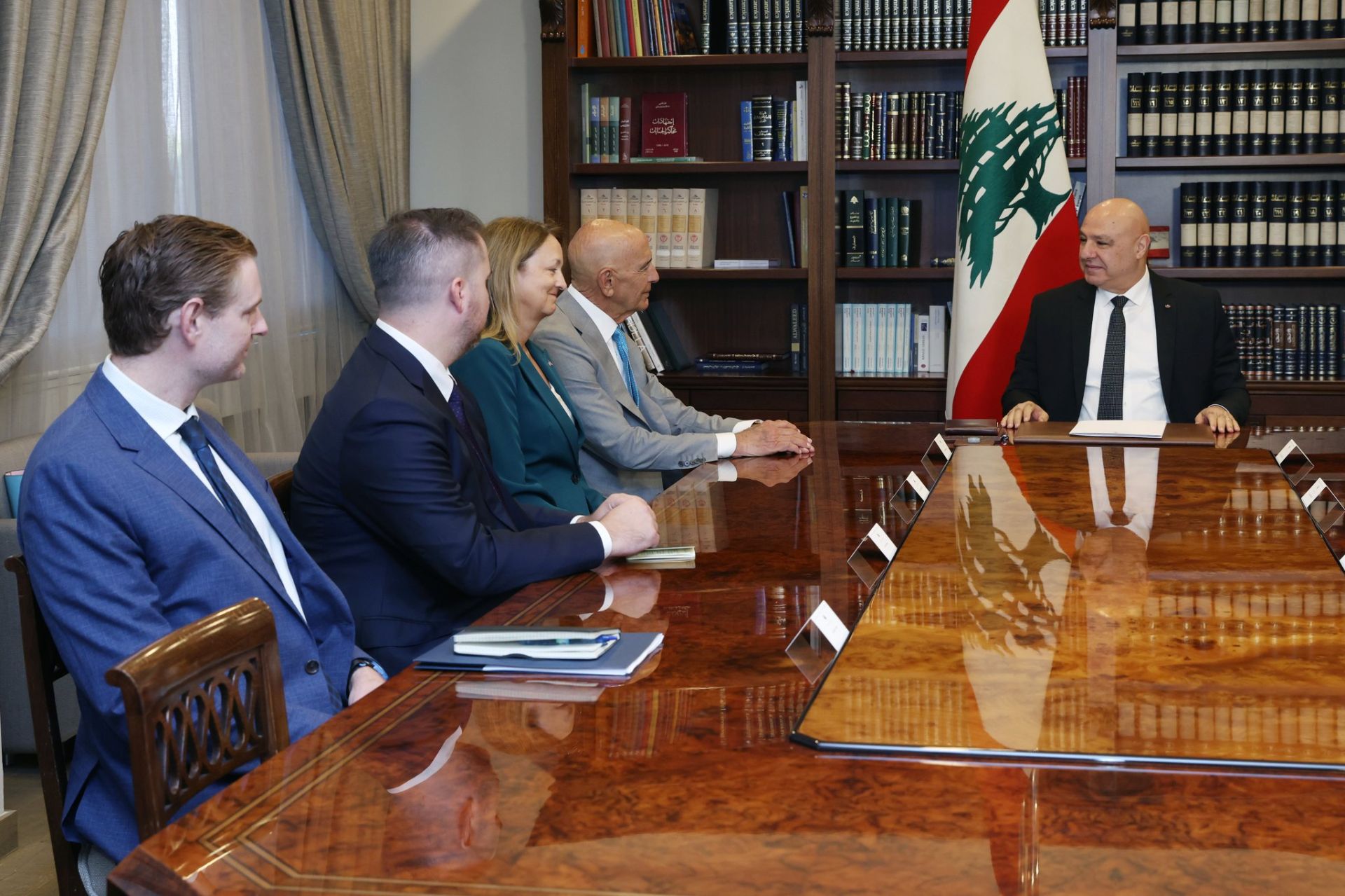 Barrack: Le désarmement du Hezbollah est une affaire libanaise interne