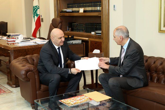 Macron invite J. Aoun à co-présider le sommet de soutien à l’armée libanaise