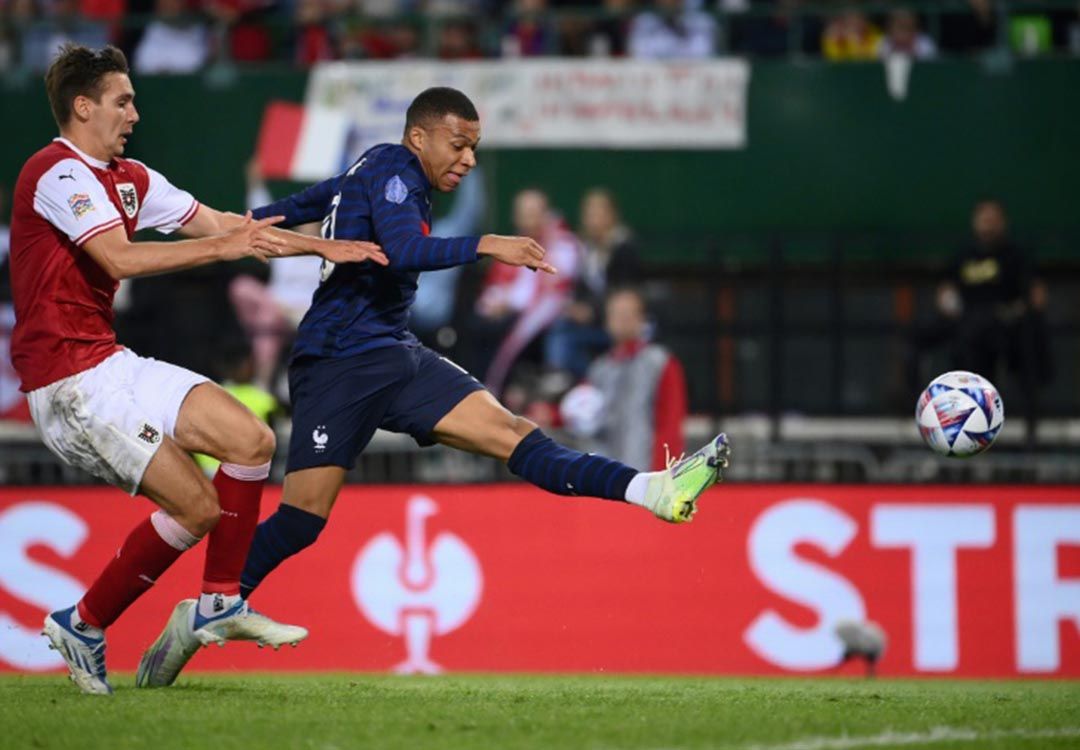 Ligue des nations: Les Bleus évitent le trou d'air grâce à Mbappé