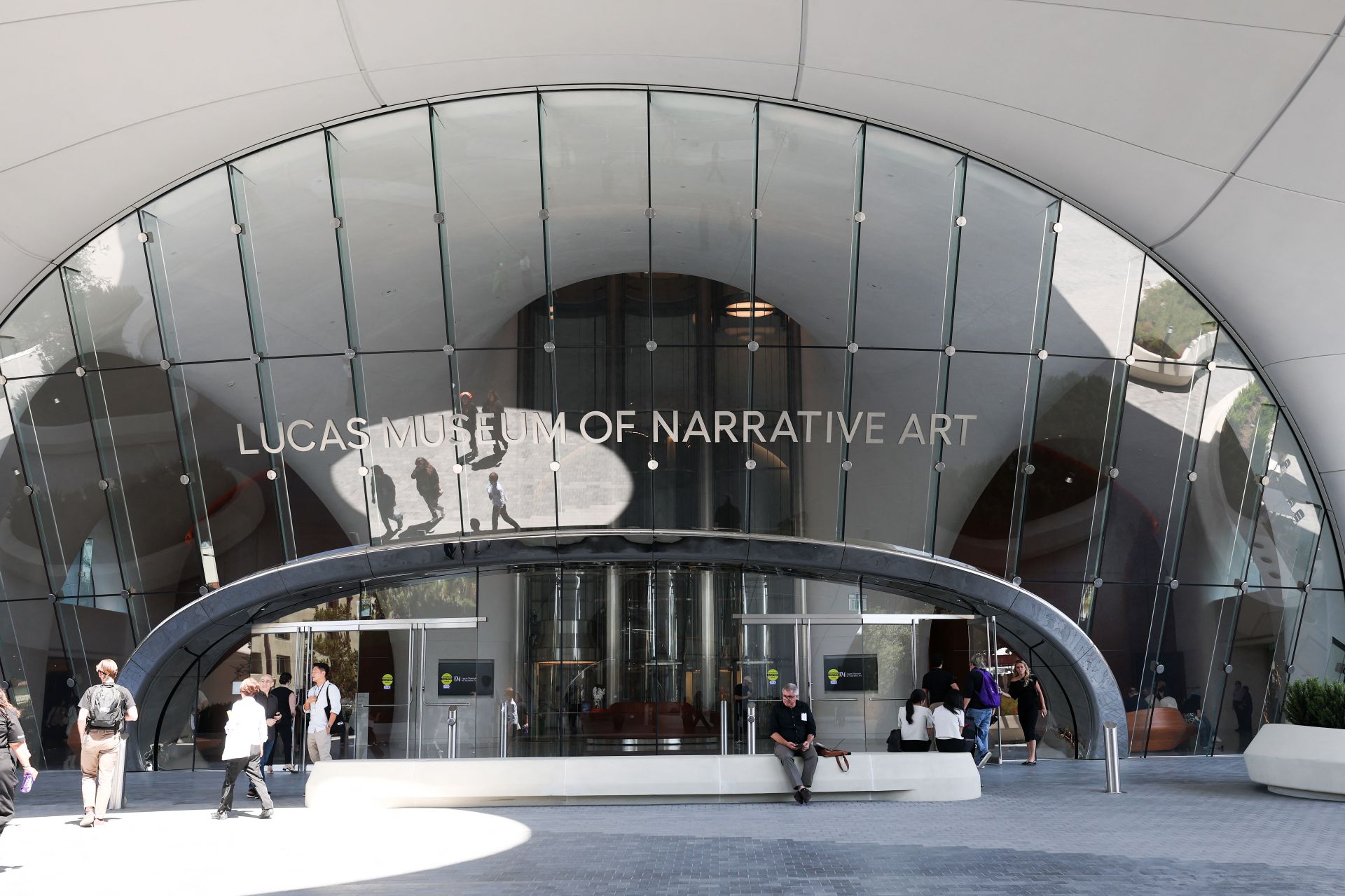 George Lucas dévoile une galaxie d'œuvres d'art dans son nouveau musée de Los Angeles