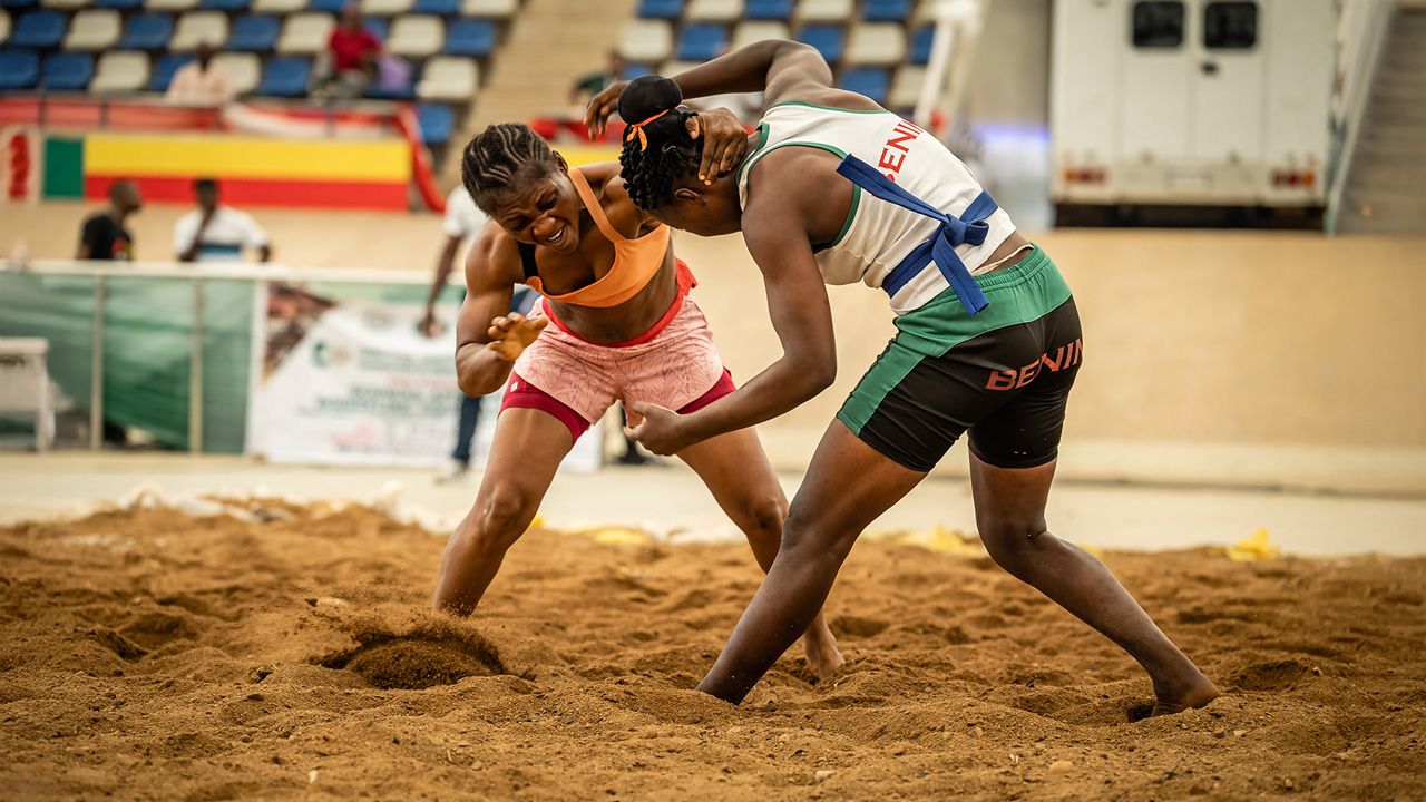 Le tournoi africain de lutte de la Cedeao accueille des femmes pour la première fois  