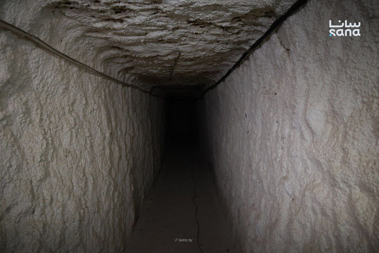 À la frontière libanaise, l'armée syrienne se renforce et découvre des tunnels attribués au Hezbollah