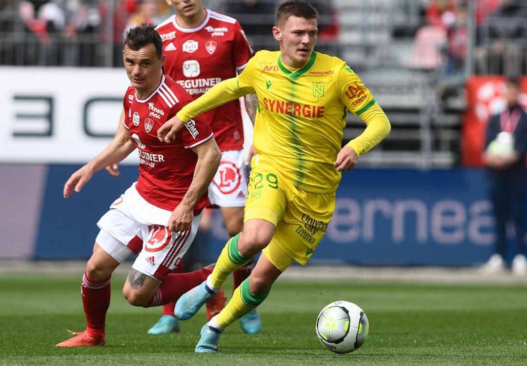 Quentin Merlin fait son nid chez les Canaris