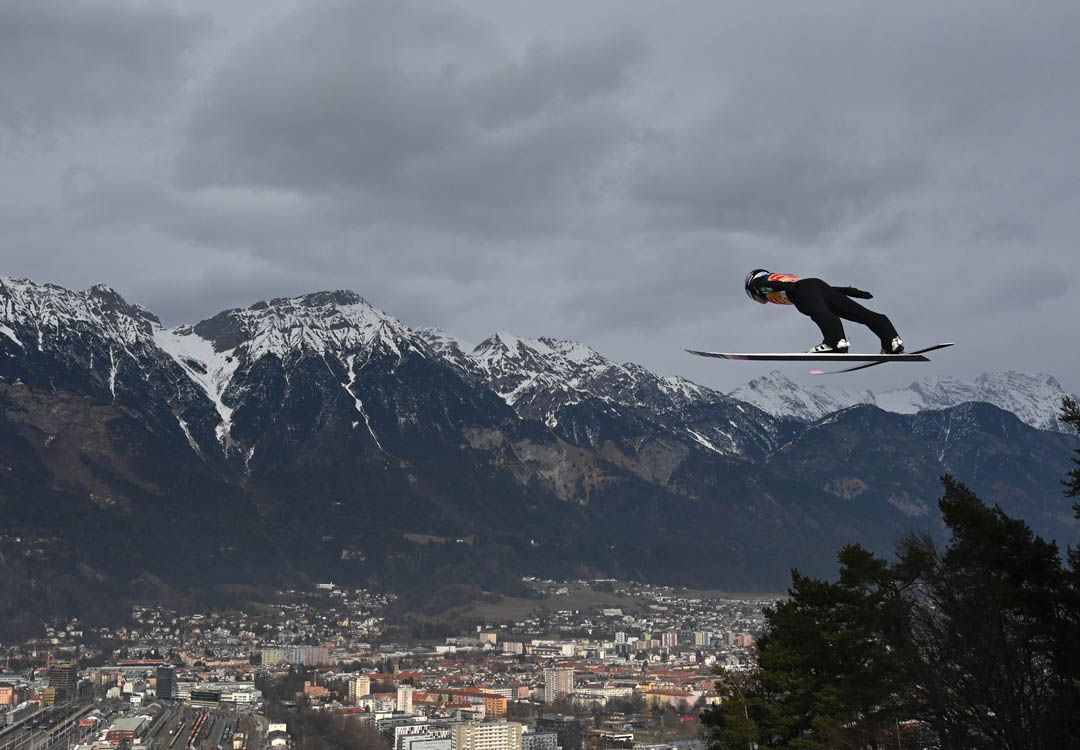 Saut à ski: Kobayashi remporte la tournée des Quatre Tremplins