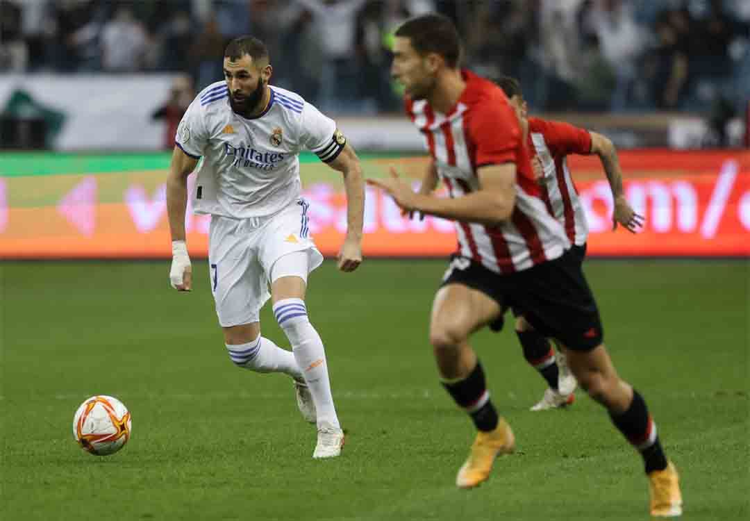 Benzema, royal, porte le Real Madrid vers sa 12e Supercoupe d'Espagne