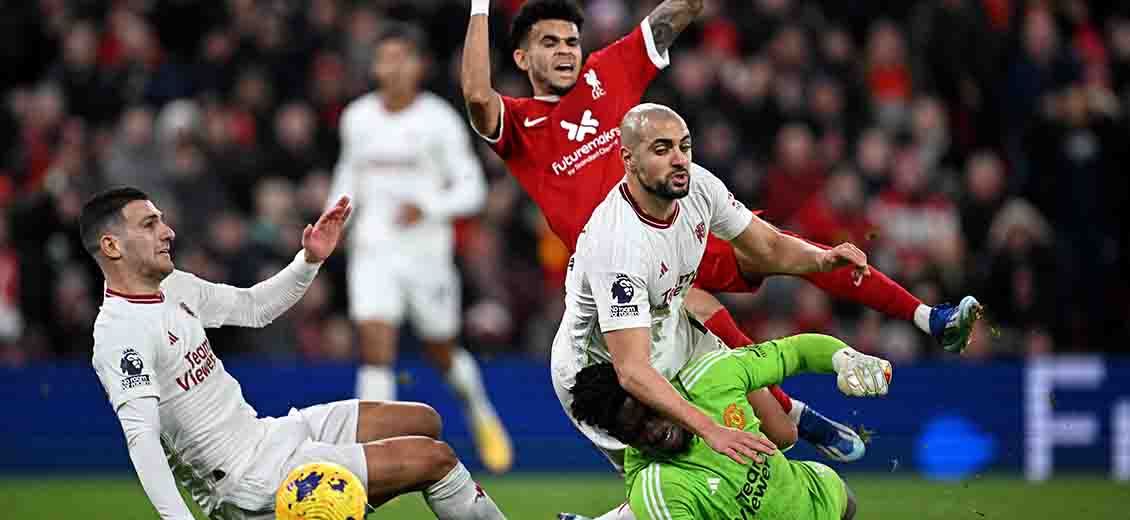 Angleterre: Liverpool, accroché par Manchester United, abandonne la première place