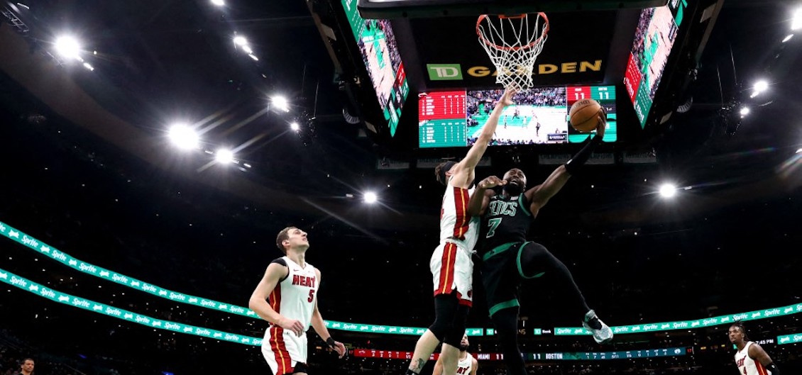 NBA: Boston passe en demie, les Clippers humiliés